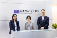 日本カストディ銀行人事総務部の3名の写真